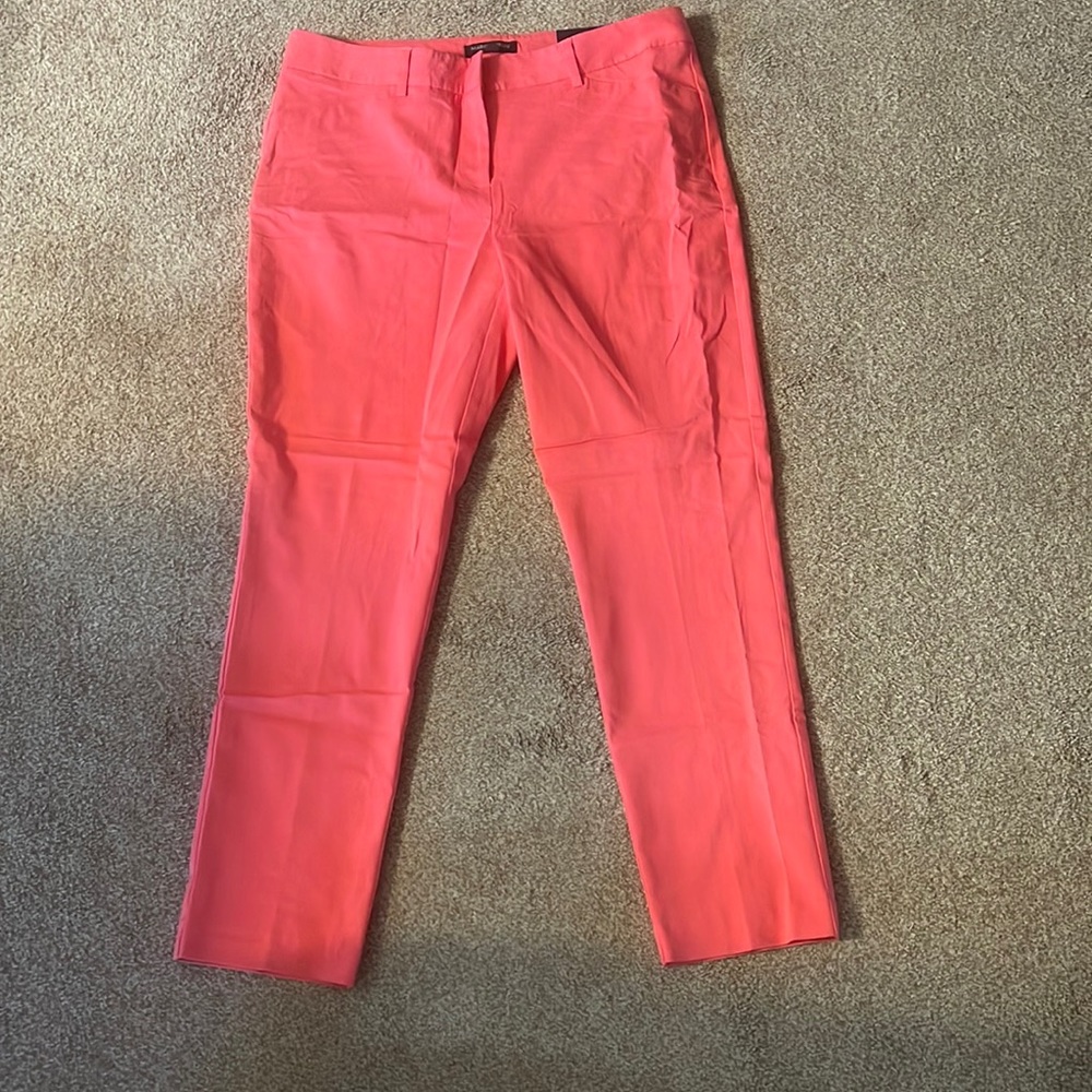 Coral pants. Nice!